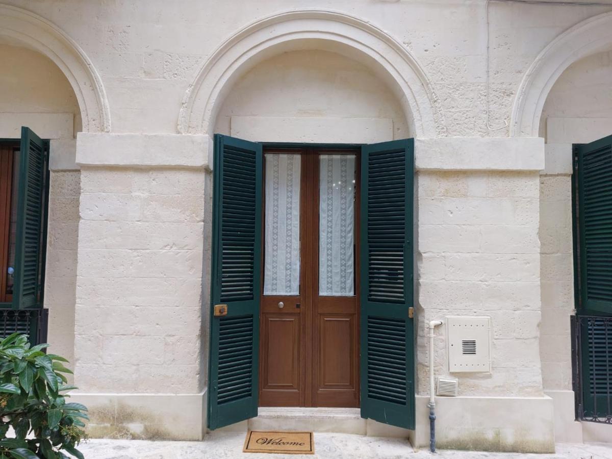 Suite Del Conservatorio Nel Centro Storico ليتشي المظهر الخارجي الصورة